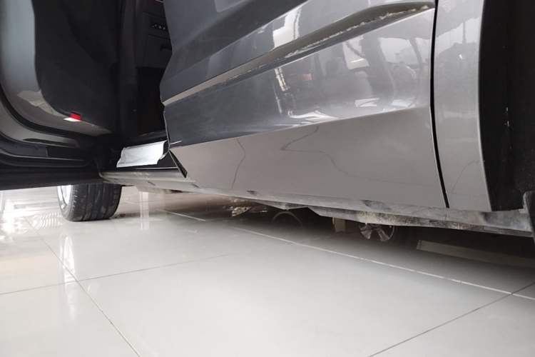 Used Volkswagen Touareg 2022 2.0 TSI RuiShang Edition Left Side Sill
