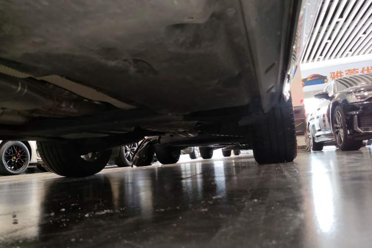 Used Volkswagen Touareg 2022 3.0 TSI Prestige Edition Classic Sport Package Left Side Sill