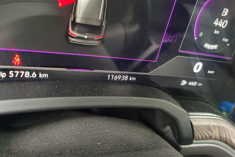 Used Volkswagen Touareg 2022 2.0 TSI RuiShang Edition Odometer Close Up