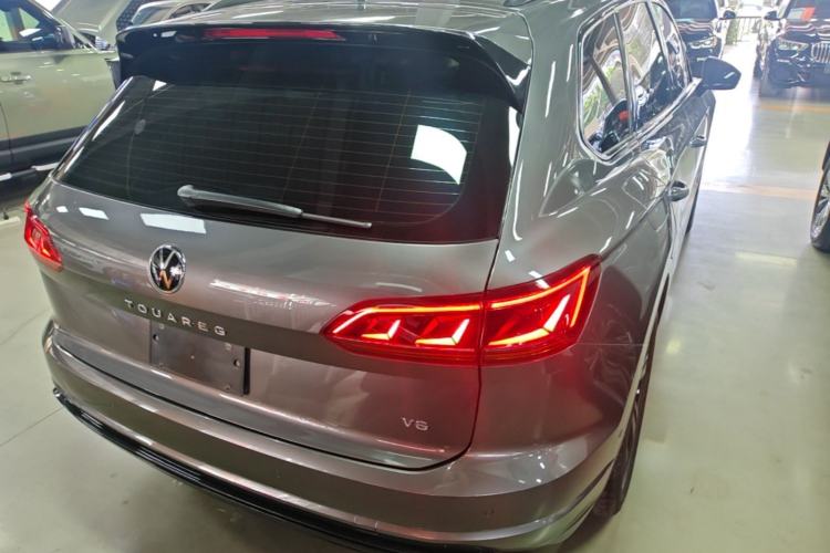 Used Volkswagen Touareg 2022 3.0 TSI Luxury Edition Black Diamond Sport Package Rear Right 45 Deg