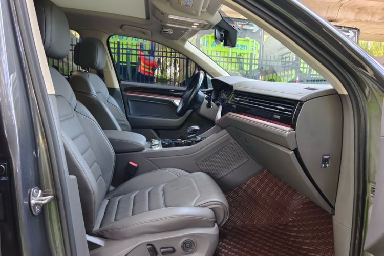 Used Volkswagen Touareg 2022 2.0 TSI RuiShang Edition Right Front Seat