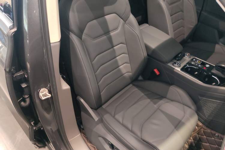 Used Volkswagen Touareg 2022 3.0 TSI Prestige Edition Classic Sport Package Right Front Seat