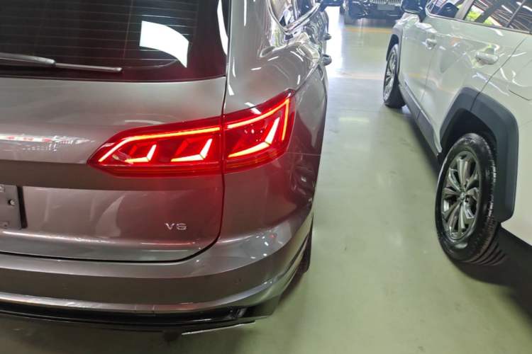 Used Volkswagen Touareg 2022 3.0 TSI Luxury Edition Black Diamond Sport Package Right Rear Taillight