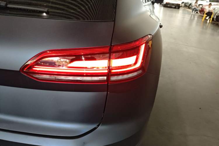 Used Volkswagen Touareg 2022 2.0 TSI Flagship Special Edition Right Rear Taillight