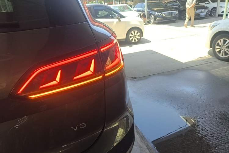 Used Volkswagen Touareg 2022 3.0 TSI Prestige Edition Classic Sport Package Right Rear Taillight