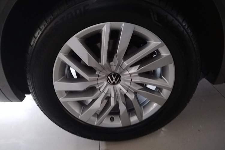 Used Volkswagen Touareg 2022 2.0 TSI RuiShang Edition Right Rear Wheel Hub