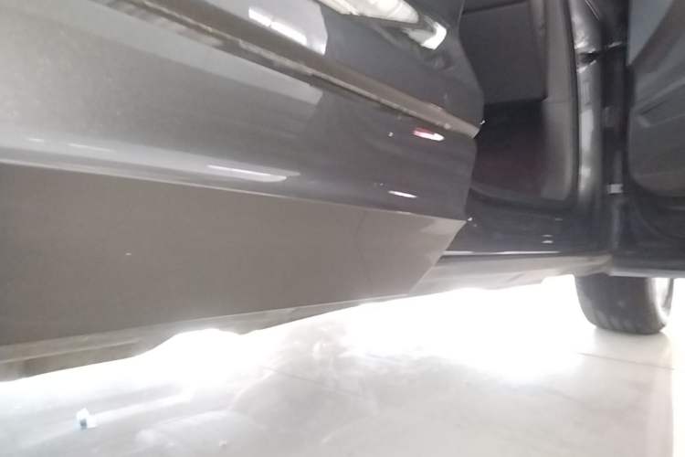 Used Volkswagen Touareg 2022 2.0 TSI RuiShang Edition Right Side Sill