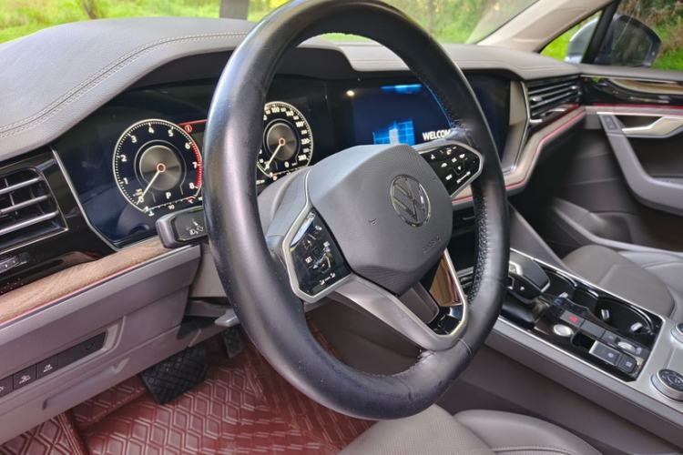 Used Volkswagen Touareg 2022 2.0 TSI RuiShang Edition Steering Wheel