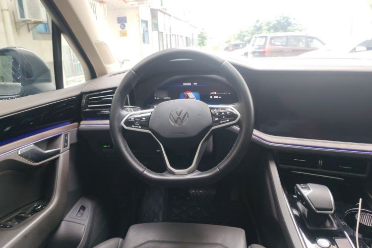 Used Volkswagen Touareg 2022 2.0 TSI RuiShang Edition Steering Wheel