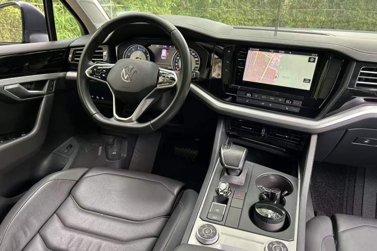 Used Volkswagen Touareg 2022 2.0 TSI Flagship Special Edition Steering Wheel