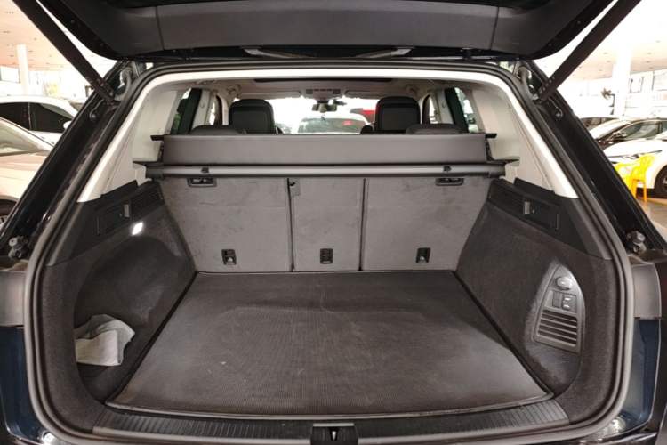 Used Volkswagen Touareg 2022 2.0 TSI Flagship Special Edition Trunk