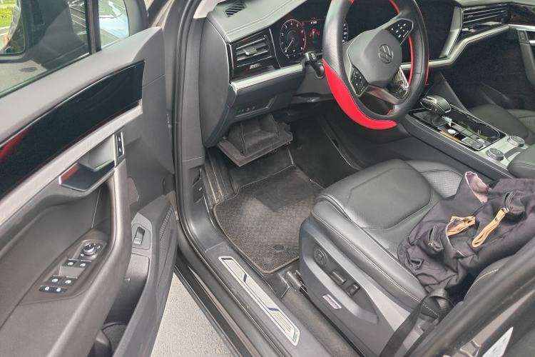 Used Volkswagen Touareg 2022 2.0 TSI RuiShang Edition Driver Seat