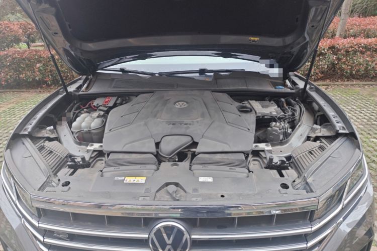 Used Volkswagen Touareg 2022 3.0 TSI Prestige Edition Classic Sport Package Engine Bay