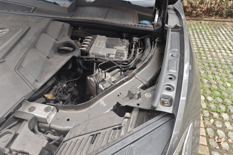 Used Volkswagen Touareg 2022 3.0 TSI Prestige Edition Classic Sport Package Engine Bay Left