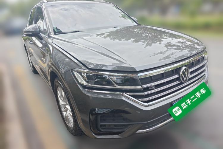 Used Volkswagen Touareg 2022 2.0 TSI RuiShang Edition Front Right 45 Deg