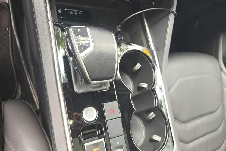 Used Volkswagen Touareg 2022 2.0 TSI RuiShang Edition Gear Lever