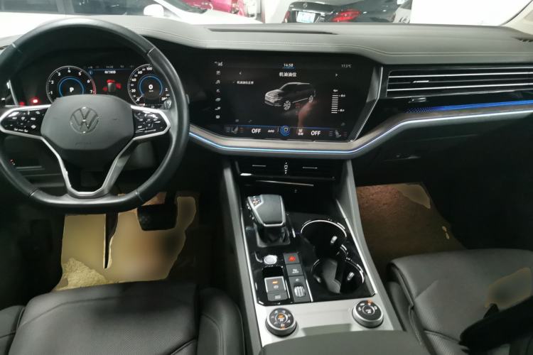 Used Volkswagen Touareg 2023 3.0 TSI Prestige Edition Classic Sport Package Center Console