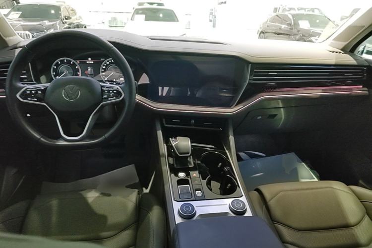 Used Volkswagen Touareg 2023 3.0 TSI Prestige Edition Classic Sport Package Center Console