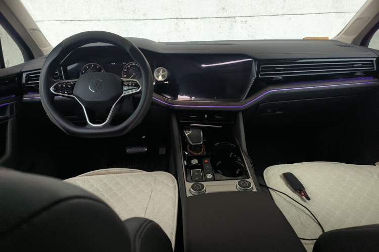 Used Volkswagen Touareg 2023 3.0 TSI Prestige Edition Classic Sport Package Center Console