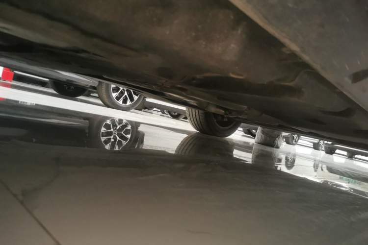 Used Volkswagen Touareg 2023 3.0 TSI Luxury Edition Obsidian Black Sport Package Chassis Rear Right