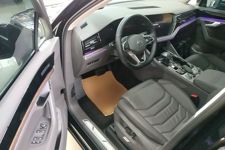 Used Volkswagen Touareg 2023 3.0 TSI Prestige Edition Classic Sport Package Driver Seat