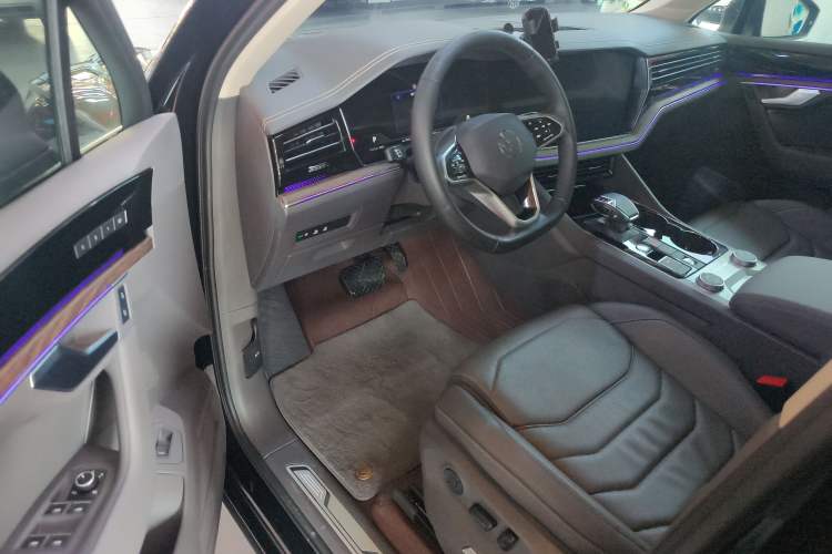 Used Volkswagen Touareg 2023 3.0 TSI Luxury Edition Obsidian Black Sport Package Driver Seat