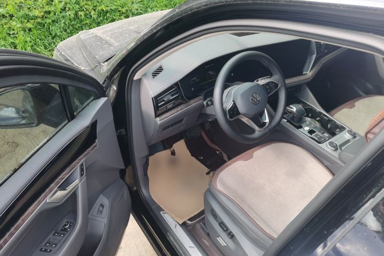 Used Volkswagen Touareg 2023 2.0 TSI RuiShang Edition Driver Seat