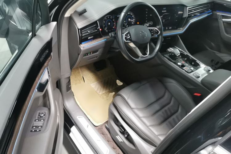 Used Volkswagen Touareg 2023 3.0 TSI Prestige Edition Classic Sport Package Driver Seat
