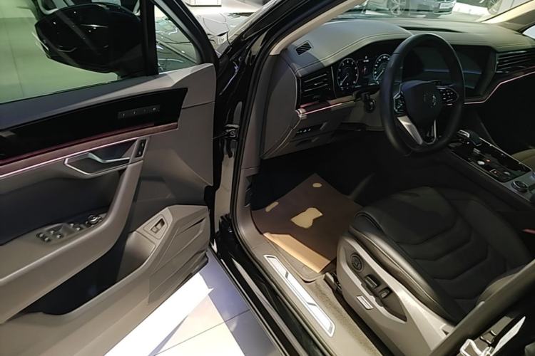 Used Volkswagen Touareg 2023 3.0 TSI Prestige Edition Classic Sport Package Driver Seat
