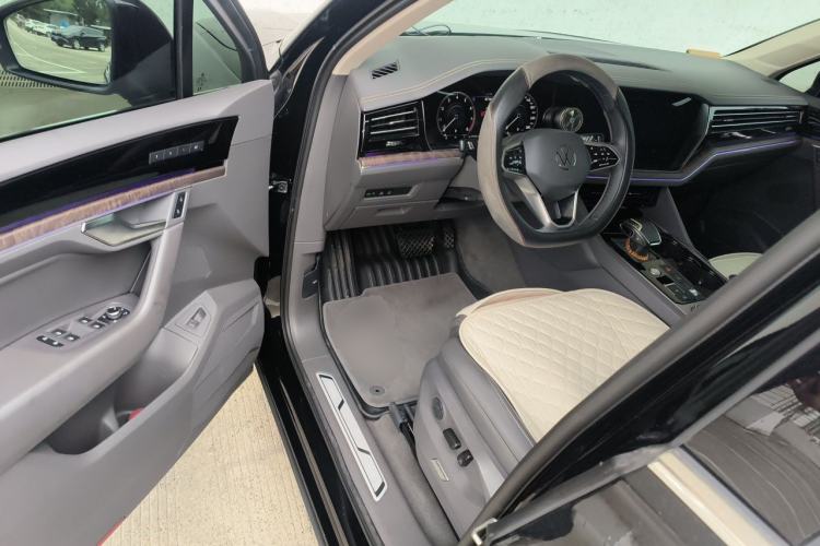 Used Volkswagen Touareg 2023 3.0 TSI Prestige Edition Classic Sport Package Driver Seat