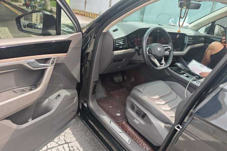 Used Volkswagen Touareg 2023 2.0 TSI RuiShang Edition Driver Seat