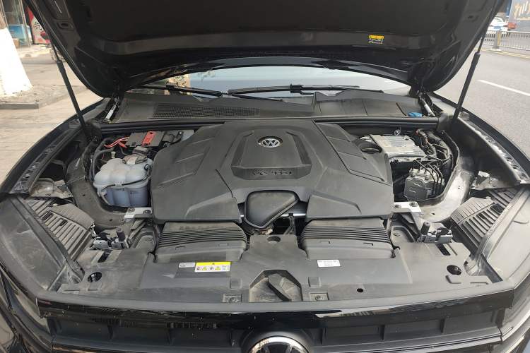 Used Volkswagen Touareg 2023 3.0 TSI Luxury Edition Obsidian Black Sport Package Engine Bay