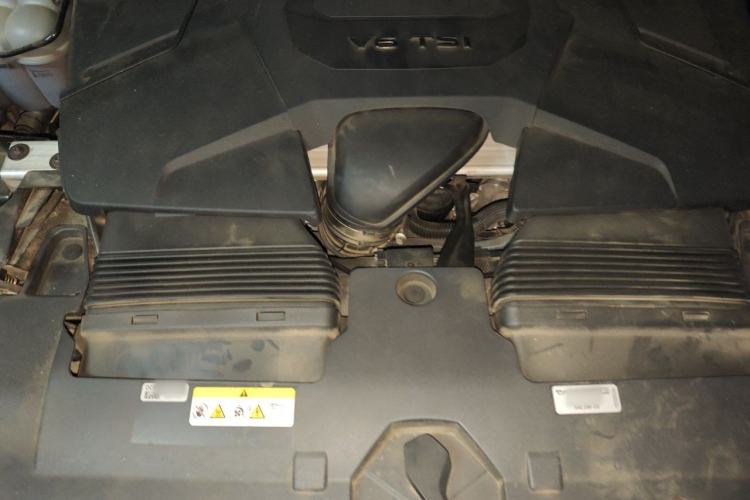 Used Volkswagen Touareg 2023 3.0 TSI Luxury Edition Obsidian Black Sport Package Engine Bay