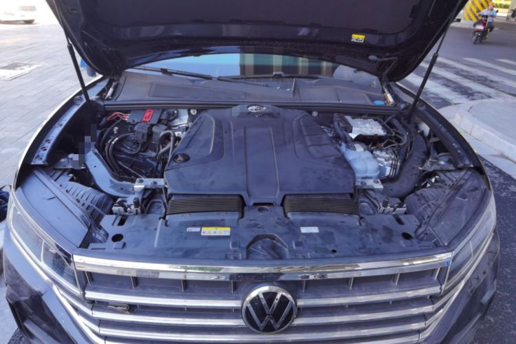 Used Volkswagen Touareg 2023 2.0 TSI RuiShang Edition Engine Bay