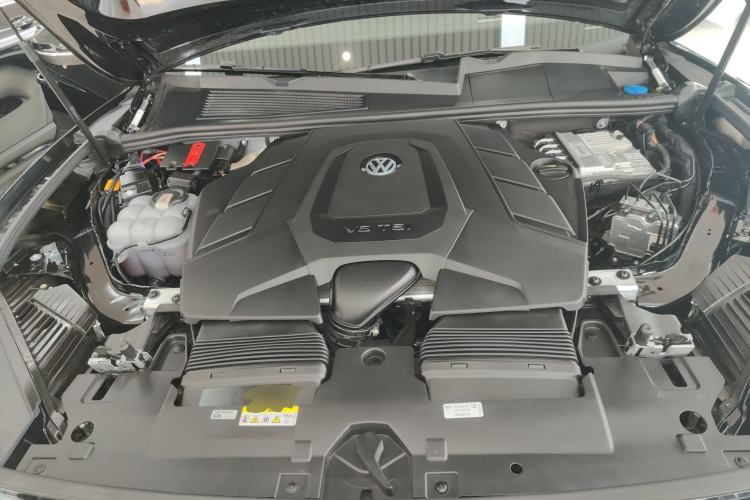 Used Volkswagen Touareg 2023 3.0 TSI Luxury Edition Obsidian Black Sport Package Engine Bay