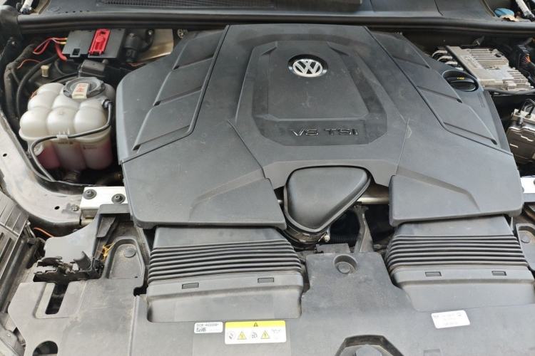Used Volkswagen Touareg 2023 3.0 TSI Luxury Edition Obsidian Black Sport Package Engine Bay
