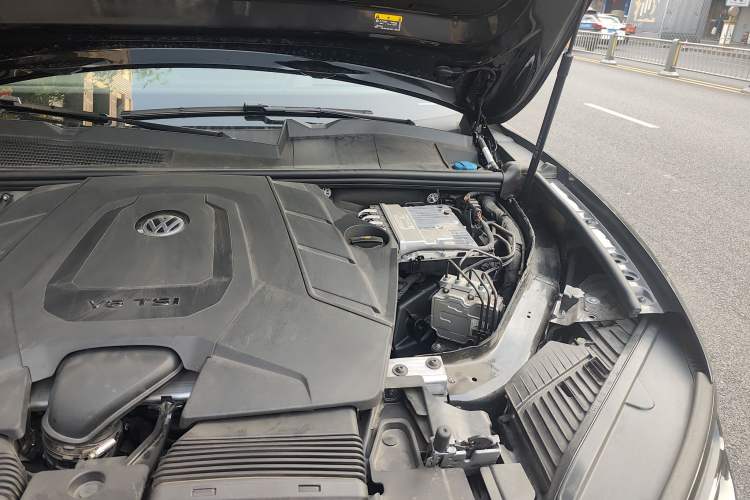 Used Volkswagen Touareg 2023 3.0 TSI Luxury Edition Obsidian Black Sport Package Engine Bay Left