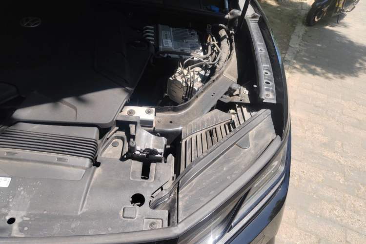 Used Volkswagen Touareg 2023 3.0 TSI Prestige Edition Classic Sport Package Engine Bay Left