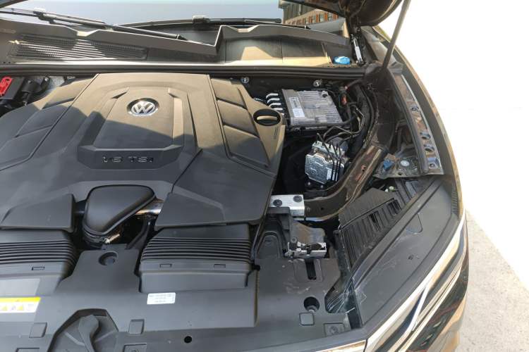 Used Volkswagen Touareg 2023 3.0 TSI Prestige Edition Classic Sport Package Engine Bay Left
