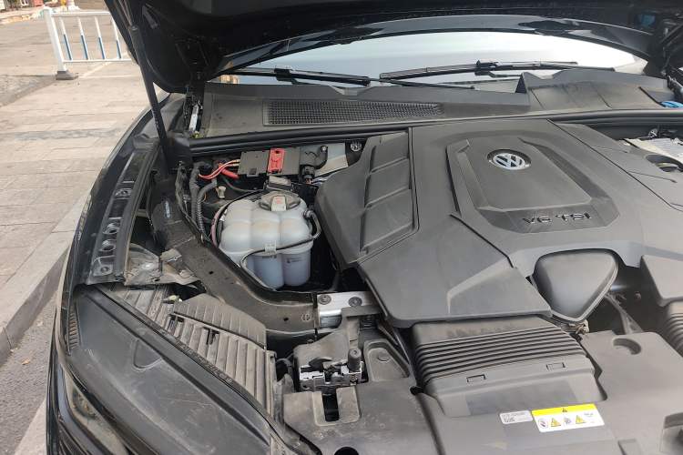 Used Volkswagen Touareg 2023 3.0 TSI Luxury Edition Obsidian Black Sport Package Engine Bay Right