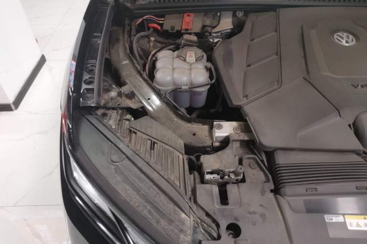 Used Volkswagen Touareg 2023 3.0 TSI Luxury Edition Obsidian Black Sport Package Engine Bay Right