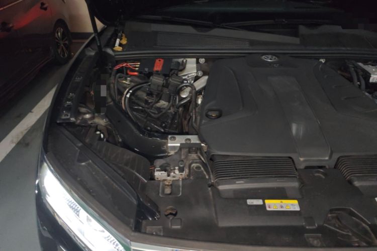 Used Volkswagen Touareg 2023 2.0 TSI RuiShang Edition Engine Bay Right