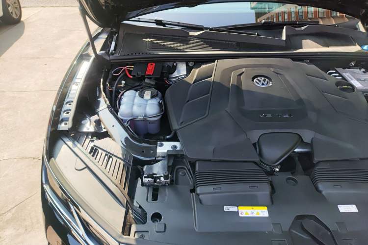 Used Volkswagen Touareg 2023 3.0 TSI Prestige Edition Classic Sport Package Engine Bay Right