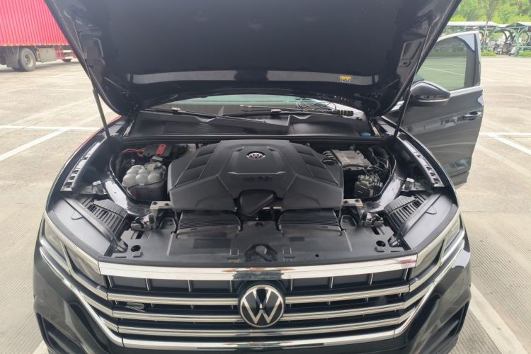 Used Volkswagen Touareg 2023 3.0 TSI Prestige Edition Classic Sport Package Engine Bay