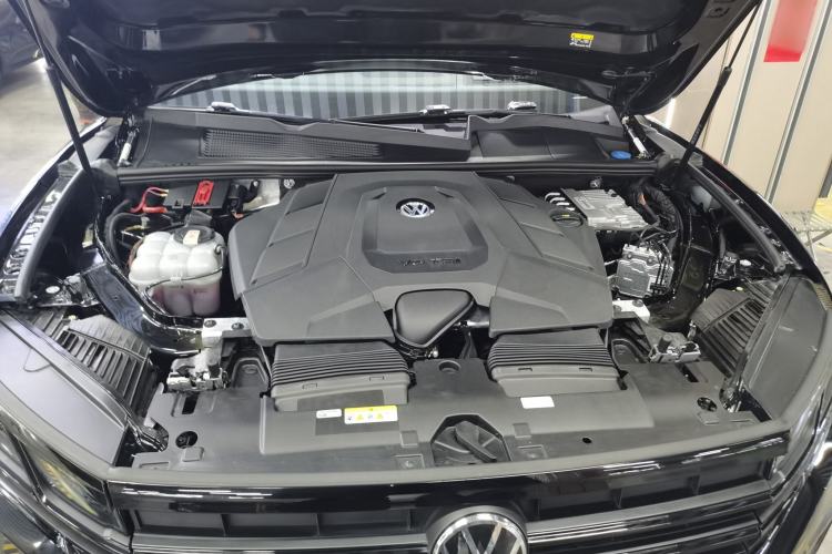 Used Volkswagen Touareg 2023 3.0 TSI Luxury Edition Obsidian Black Sport Package Engine Bay