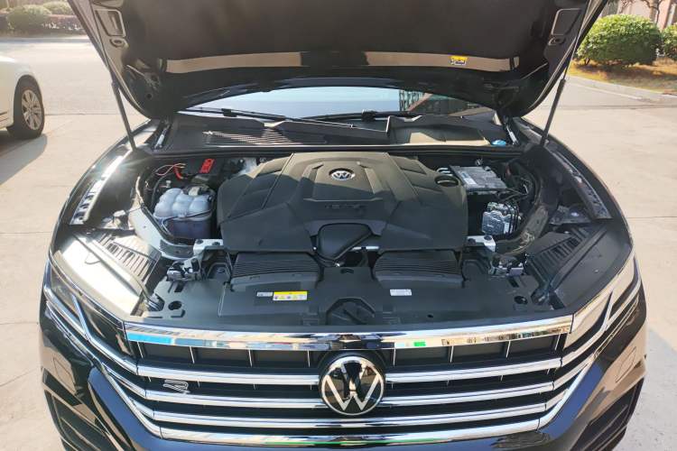 Used Volkswagen Touareg 2023 3.0 TSI Prestige Edition Classic Sport Package Engine Bay