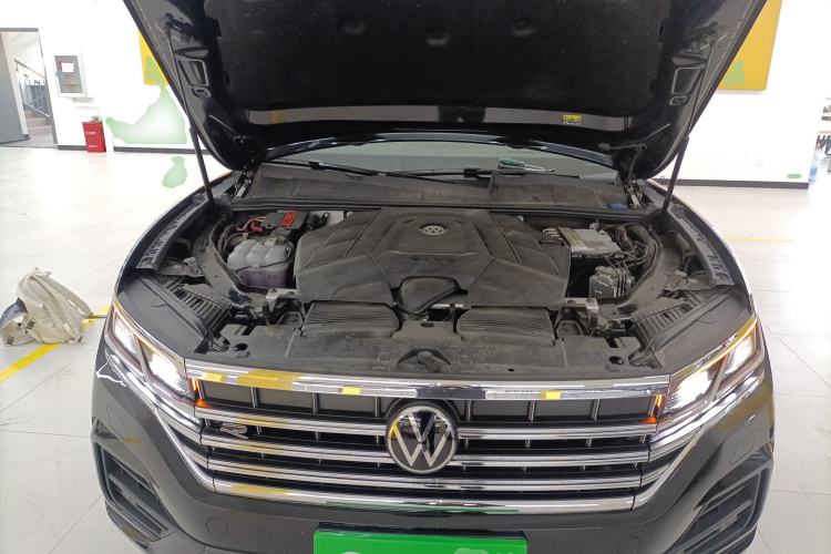 Used Volkswagen Touareg 2023 3.0 TSI Prestige Edition Classic Sport Package Engine Bay