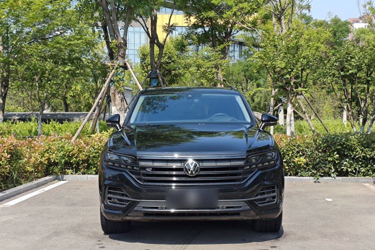 Used Volkswagen Touareg 2023 3.0 TSI Luxury Edition Obsidian Black Sport Package Exterior 1
