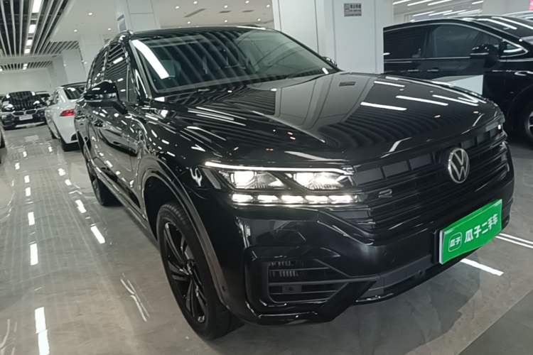 Used Volkswagen Touareg 2023 3.0 TSI Luxury Edition Obsidian Black Sport Package Exterior 1