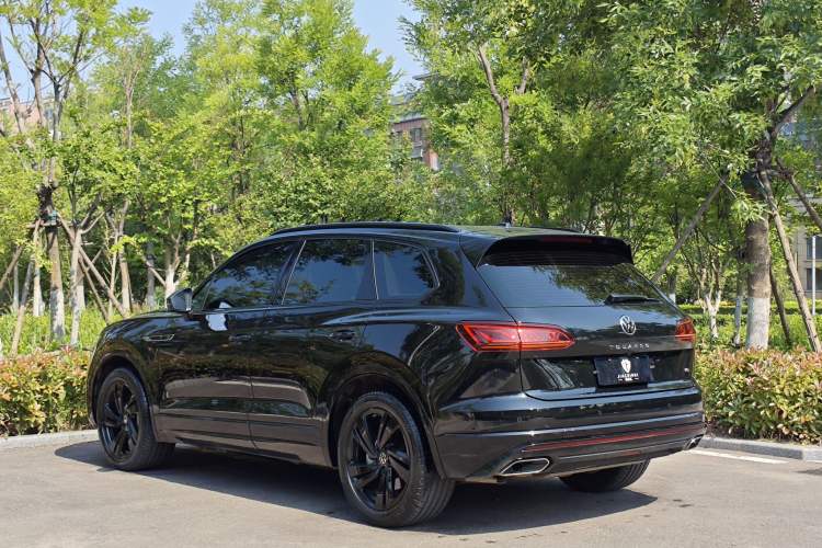 Used Volkswagen Touareg 2023 3.0 TSI Luxury Edition Obsidian Black Sport Package Exterior 12